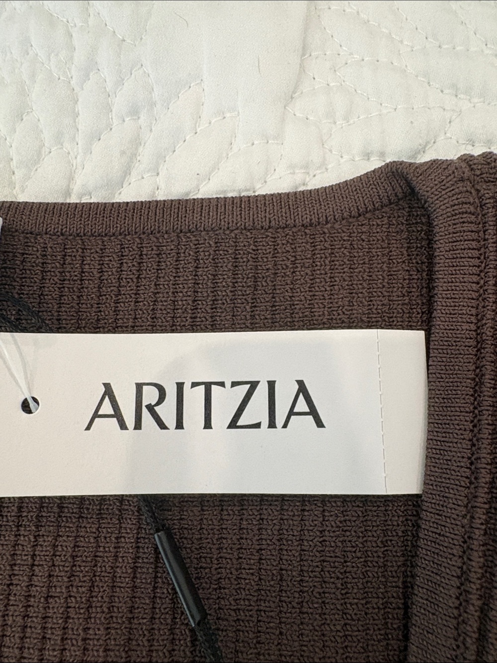Aritzia Babaton Taupe Contour V-Neck Tank bodysuit and brown crop knit SZ xs NWT - Picture 9 of 9